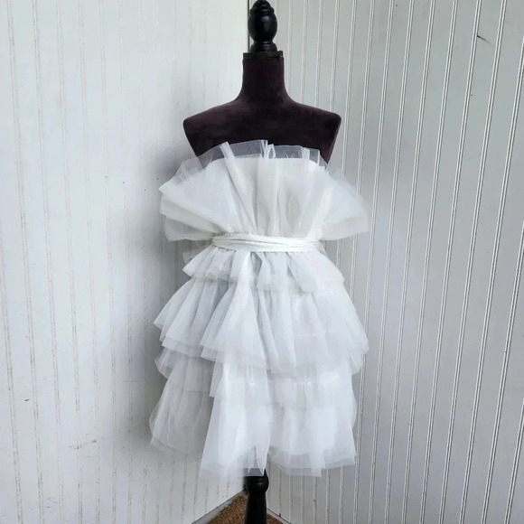 NWT Charmed Hearts White Tulle Cocktail Dress Womens Strapless Sz L - Picture 1 of 16